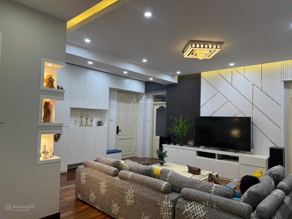 Bán căn hộ 18t2 trung hoà nhân chính, 95m2, 3n2vs, ban công đông nam, full nt  tell 0904 717 ***