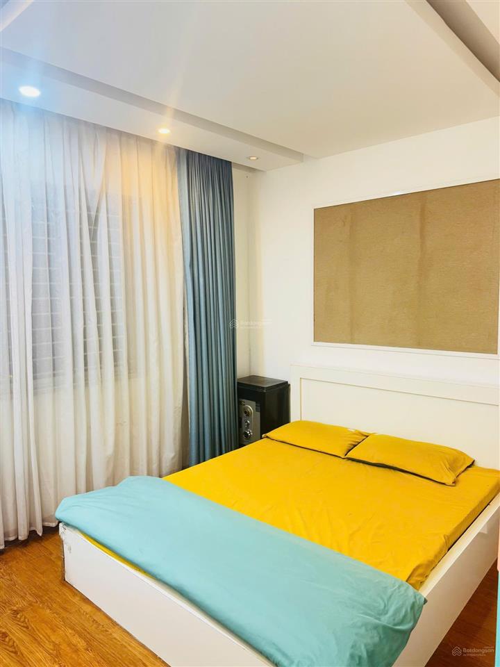 Bán căn chung cư học viện hậu cần  long biên.
dt 72m2 2pn 2wc.