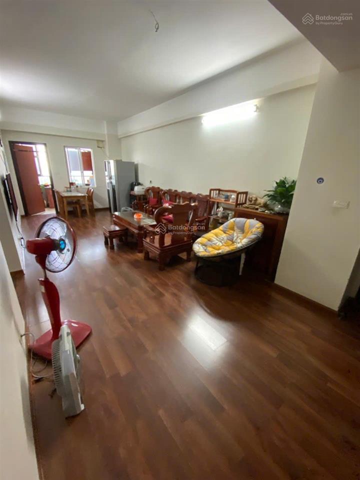 Bán căn chung cư học viện hậu cần  long biên.
dt 102,88m2,3 phòng ngủ, 56tr/m2 bao phí