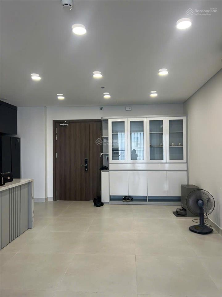 Cho thuê căn hộ chung cư dự án khai sơn city
dt 89,5m có 2 ngủ 2 wc, 2 ban công, nội thất mới