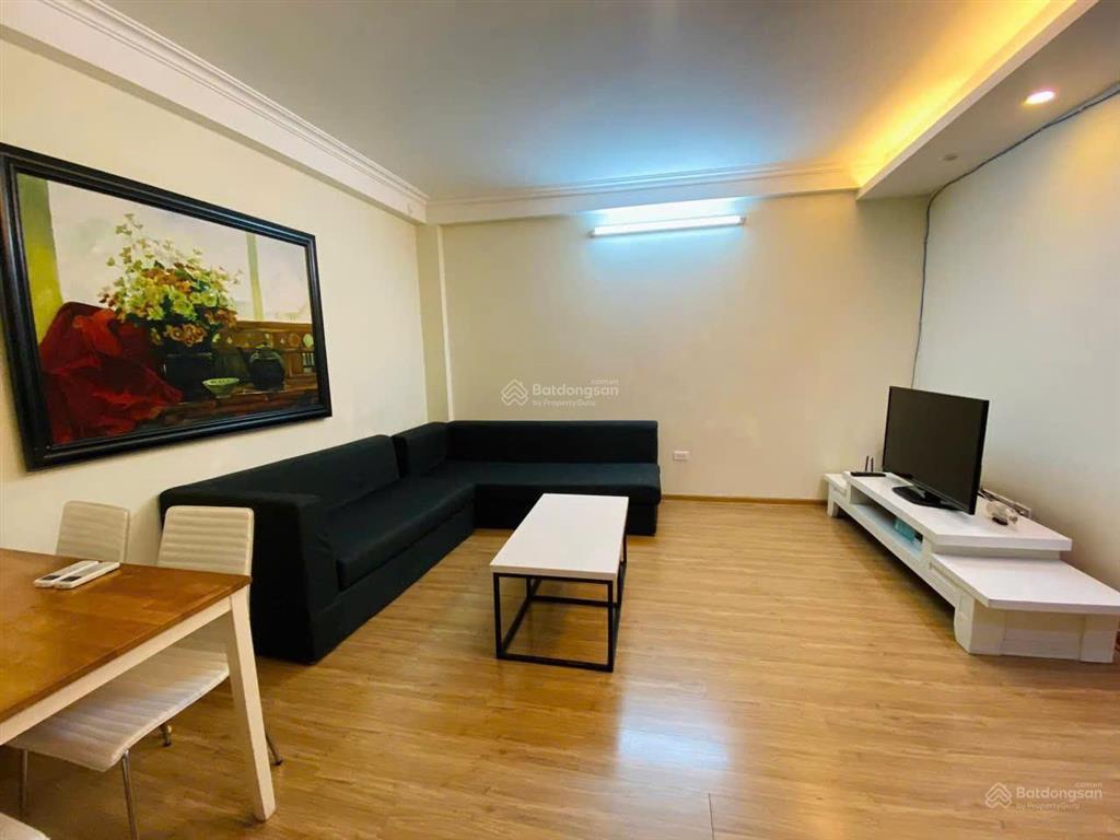 Ccmn nguyễn chí thanh 50m², phòng khách rộng, full nội thất, có thang máy giá 6tr/tháng