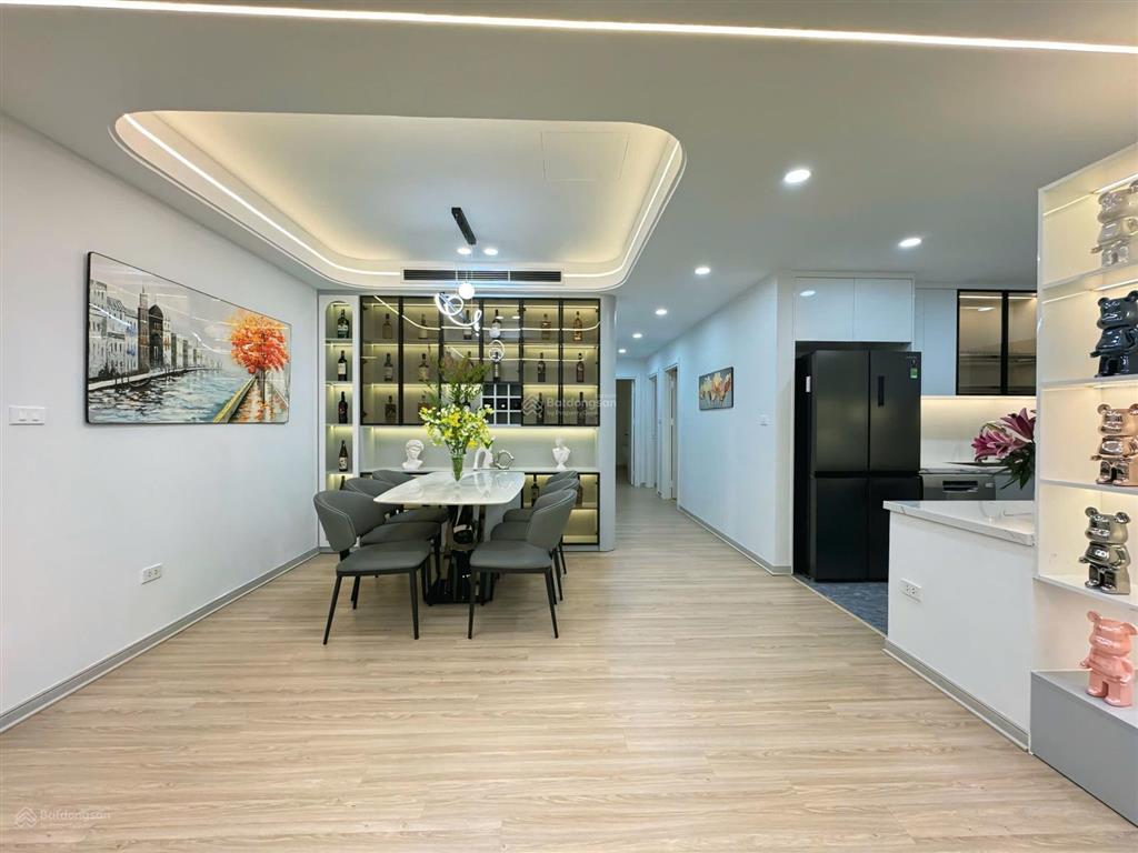 Tôi cần cho thuê 2 căn hộ goldmark city, căn 2pn 13tr/th và căn 3pn 16tr/th, có chỗ để ôtô