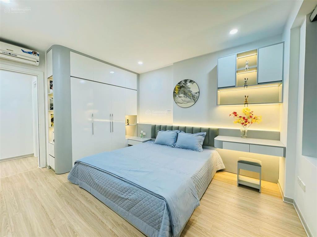 Tôi cần cho thuê 2 căn hộ goldmark city, căn 2pn 13tr/th và căn 3pn 16tr/th, có chỗ để ôtô