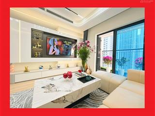 Tôi cần cho thuê 2 căn hộ goldmark city, căn 2pn 13tr/th và căn 3pn 16tr/th, có chỗ để ôtô