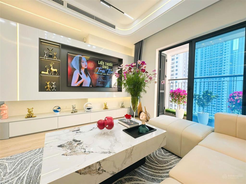 Tôi cần cho thuê 2 căn hộ goldmark city, căn 2pn 13tr/th và căn 3pn 16tr/th, có chỗ để ôtô