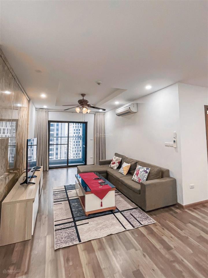 Cần bán căn hộ 3pn góc 93.2m2 goldmark city tầng trung ban công đông nam, giá 6,6 tỷ hỗ trợ vay