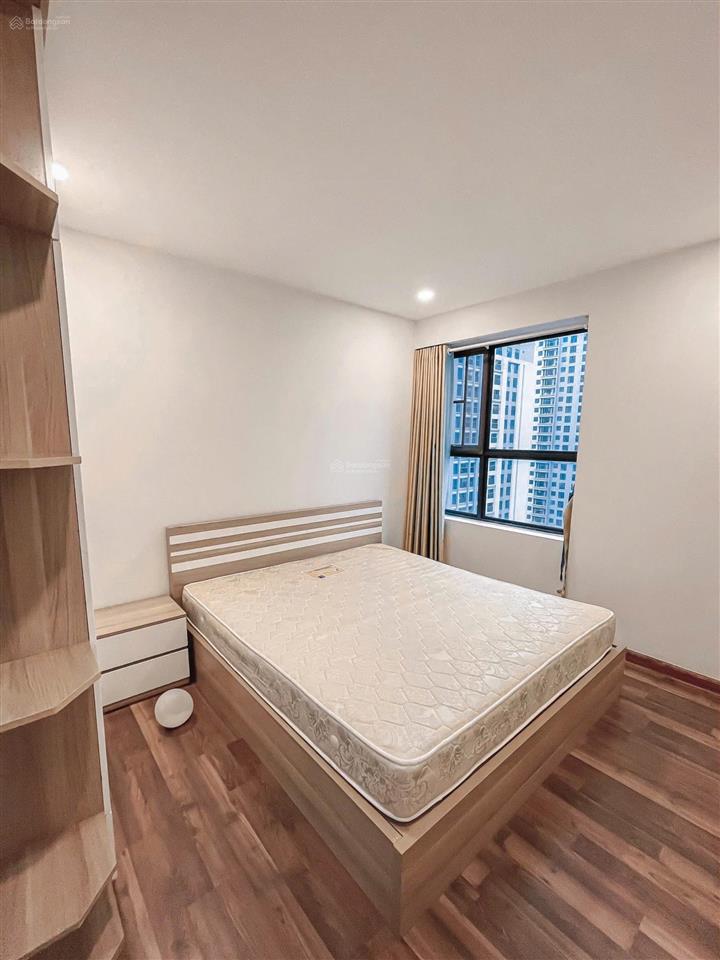 Cần bán căn hộ 3pn góc 93.2m2 goldmark city tầng trung ban công đông nam, giá 6,6 tỷ hỗ trợ vay