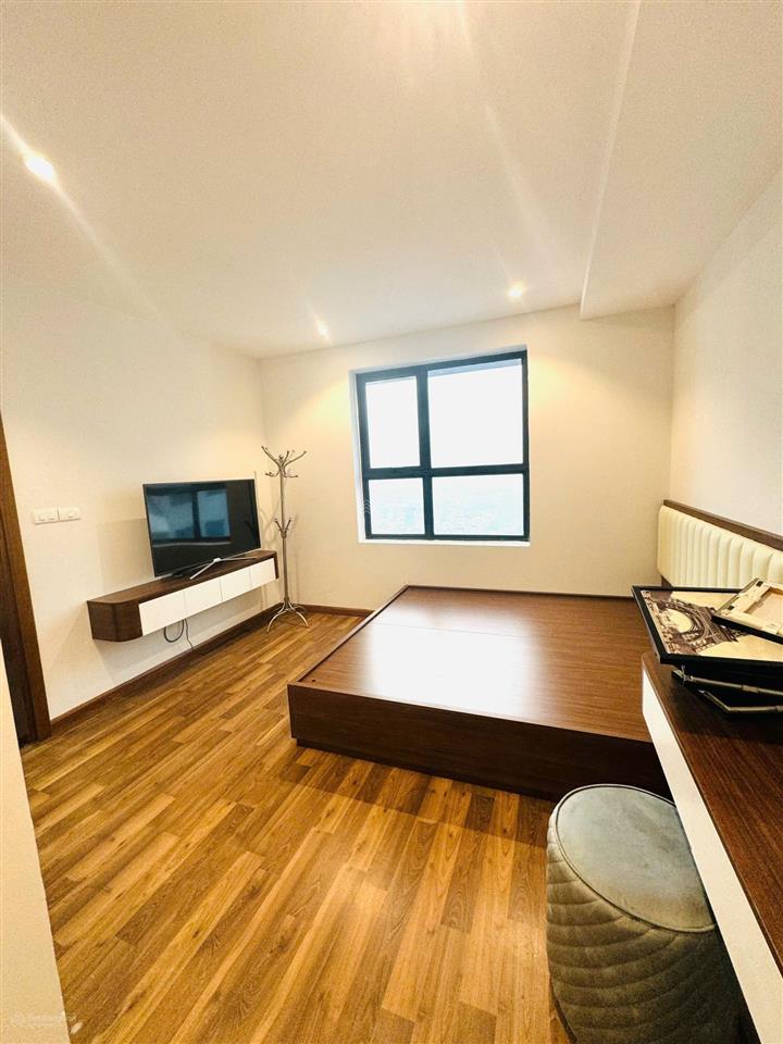 Cần bán căn hộ 3pn góc 93.4m2 goldmark city khu sapphire ban công đông nam, giá 6,1 tỷ, có sổ đỏ