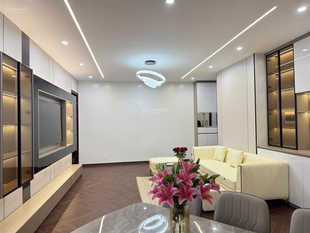 Bán căn hộ 119m2 toà 17t6 trung hoà nhân chính, nhờ ace môi giới bán hộ.