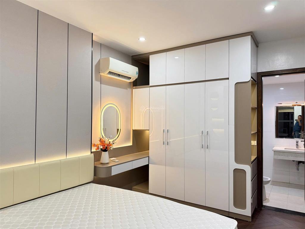 Bán căn 113m2 tòa vinata tower đường khuất duy tiến, cầu giấy, nhờ ace môi giới bán hộ.
