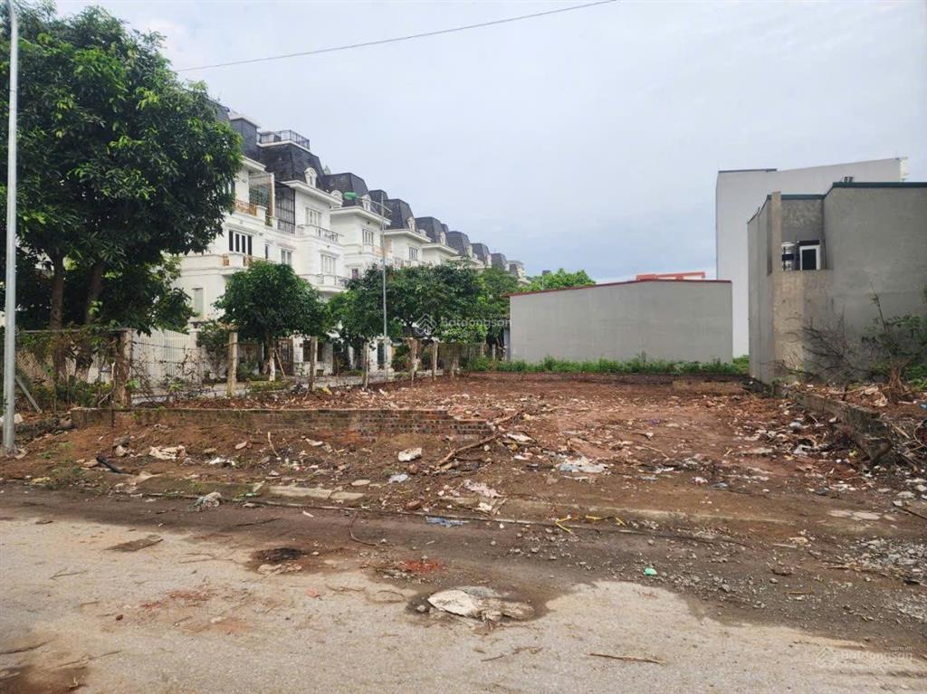 Bán gấp đất dịch vụ tt trạm trôi, vị trí kinh doanh đẹp