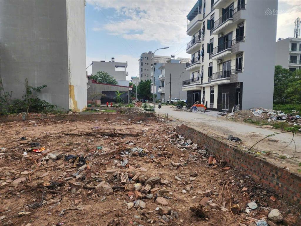 Bán gấp đất dịch vụ tt trạm trôi, vị trí kinh doanh đẹp