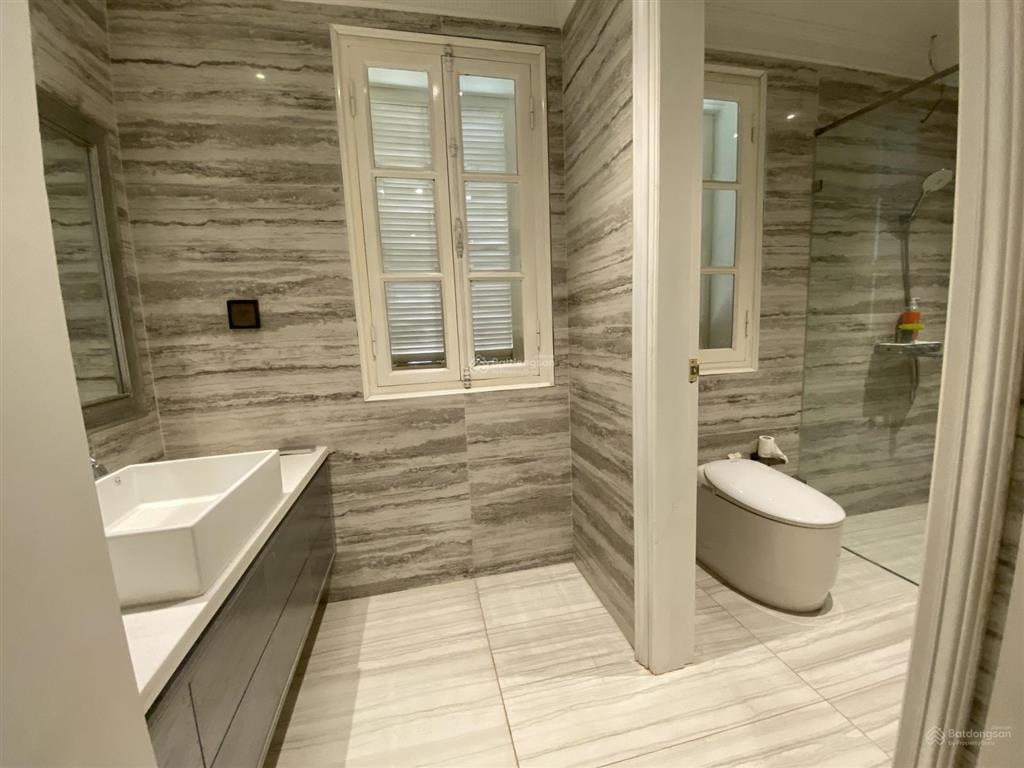 Cho thuê nhà 5 tầng mặt đường tây hồ  quảng an  tây hồ  hà nội 0981 222 ***