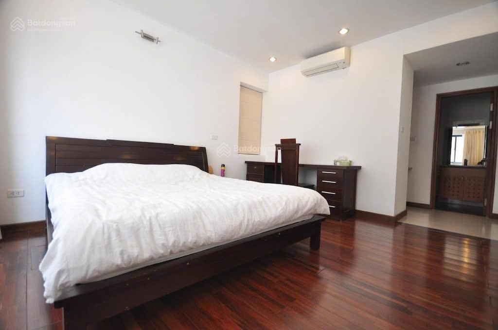Bán toà nhà căn hộ 8 tầng diện tích 260,8m2. mặt tiền 10m khu phố, quảng an, tây hồ  hà nội