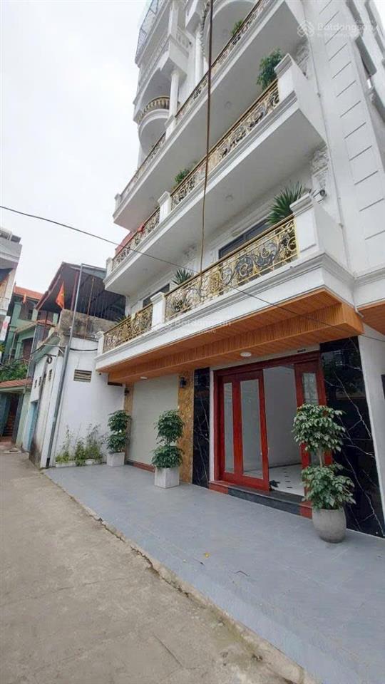 Bán nhà phân lô  lô góc  7 tầng thang máy  ô tô vào nhà  hà nội