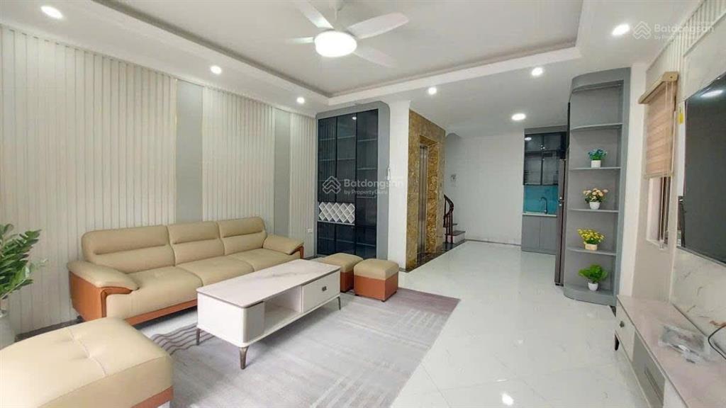 Bán nhà phân lô  lô góc  7 tầng thang máy  ô tô vào nhà  hà nội