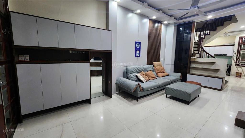 Cho thuê nhà nguyên căn 4 tầng full nội thất tứ liên, tây hồ, hà nộ0981 222 ***