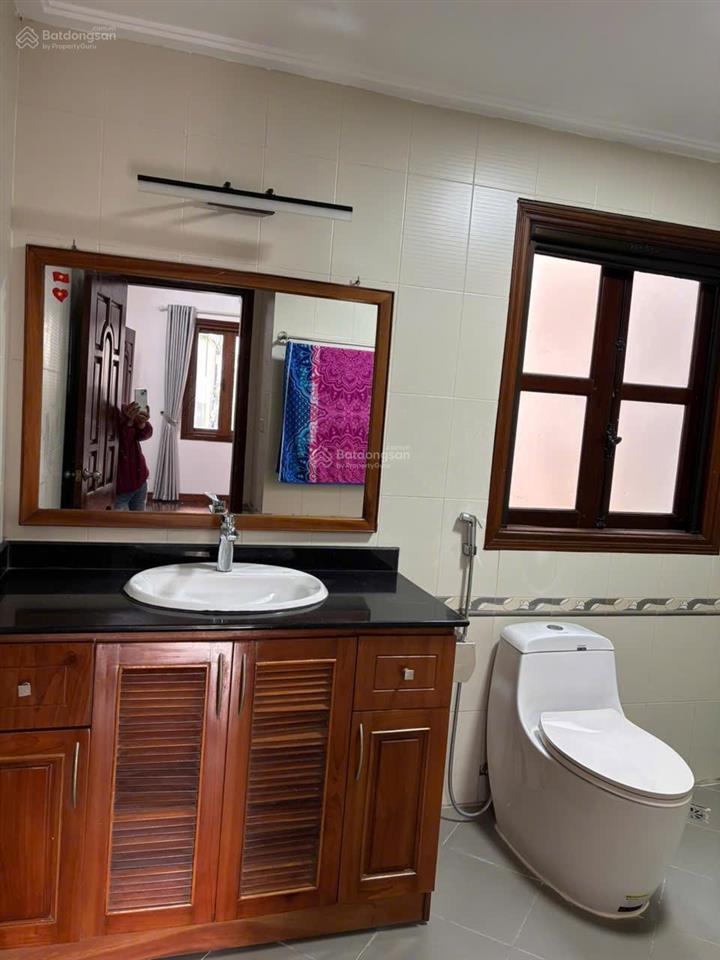 Cho thuê nhà 5 tầng khu phố tô ngọc vân tây hồ hà nội  0981 222 ***