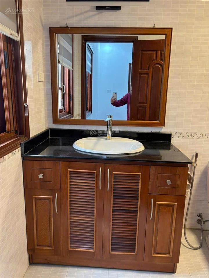 Cho thuê nhà 5 tầng khu phố tô ngọc vân tây hồ hà nội  0981 222 ***