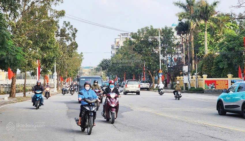 Cho thuê tòa nhà văn phòng 10 tầng diện tích 140m2 mặt tiền 7m  mặt phố bùi thị xuân  hà nội
