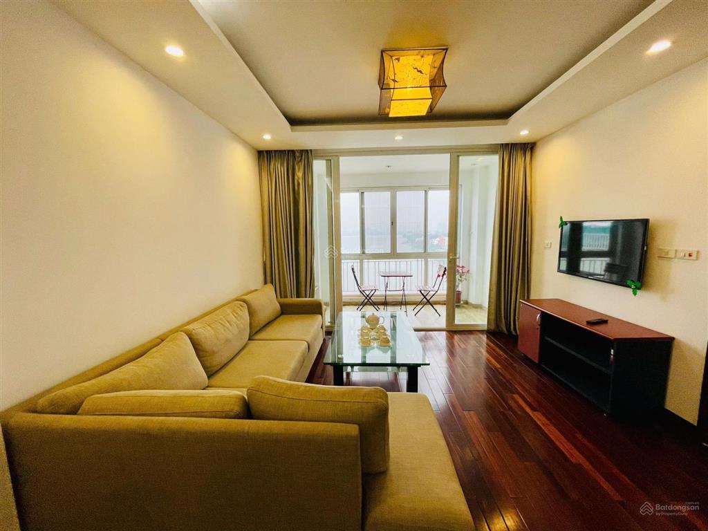 Cho thuê căn hộ 3 phòng ngủ cao cấp mặt hồ tây phố xuân diệu, tây hồ, hà nội