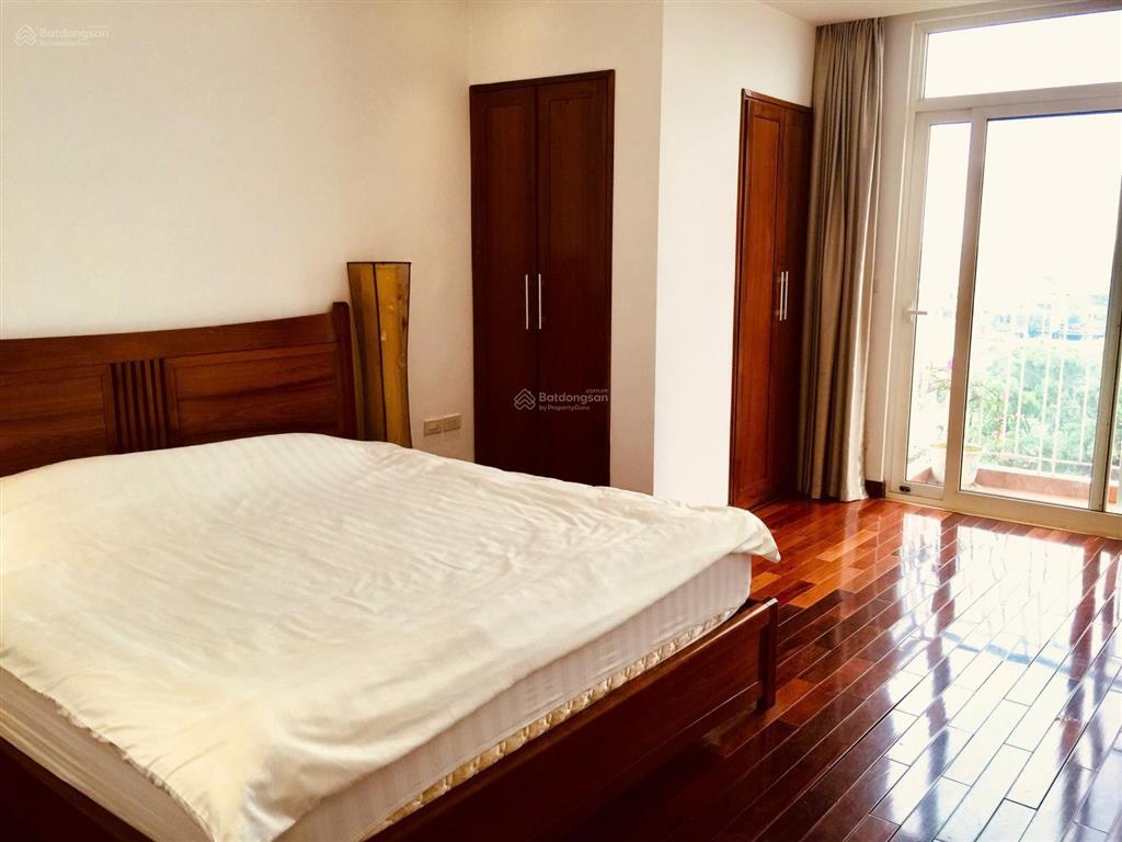 Cho thuê căn hộ 3 phòng ngủ cao cấp mặt hồ tây phố xuân diệu, tây hồ, hà nội