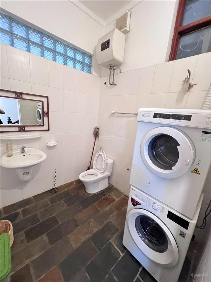 Cho thuê biệt thự sân vườn rộng rãi tô ngọc vân, quảng an, tây hồ, hà nội 0981 222 ***