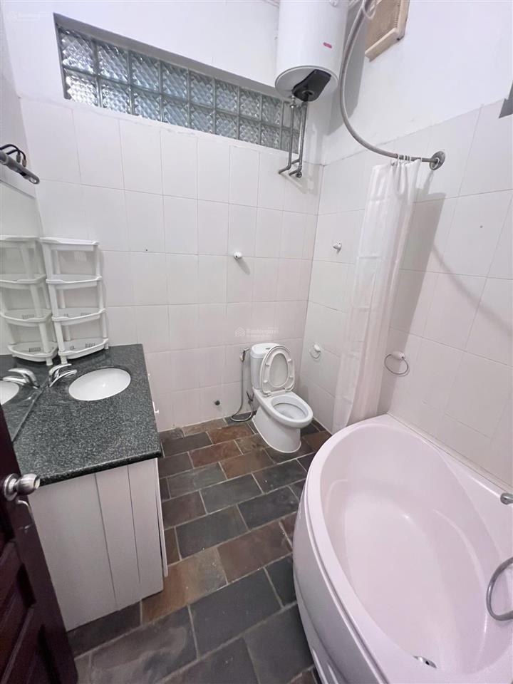 Cho thuê biệt thự sân vườn rộng rãi tô ngọc vân, quảng an, tây hồ, hà nội 0981 222 ***