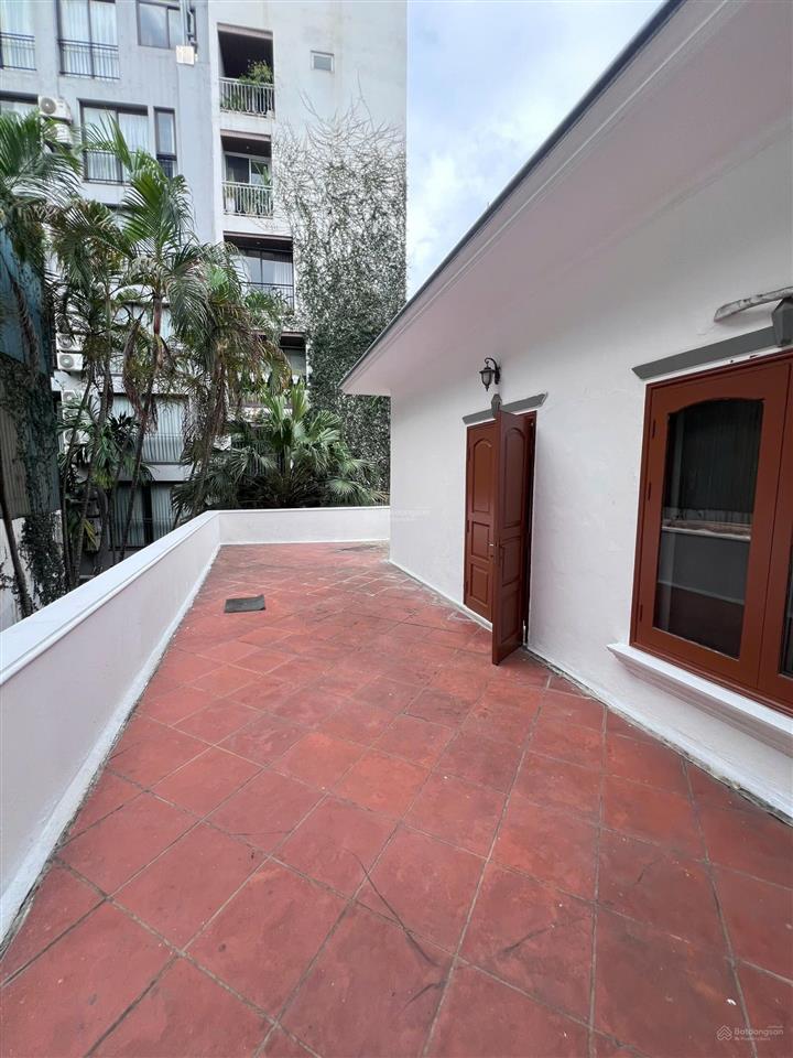 Cho thuê biệt thự sân vườn rộng rãi tô ngọc vân, quảng an, tây hồ, hà nội 0981 222 ***