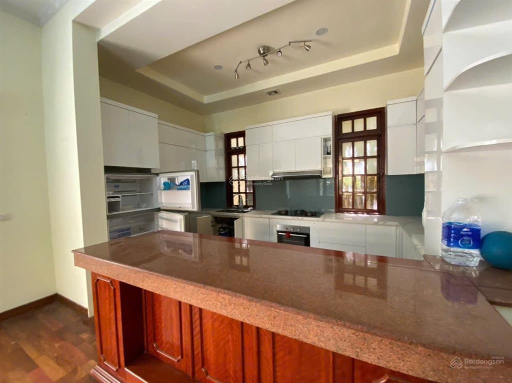 Cho thuê biệt thự hồ bơi & sân vườn rộng rãi tô ngọc vân, quảng an, tây hồ, hà nội