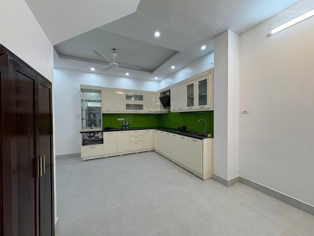 Cho thuê nhà 5 tầng khu phố âu cơ, tây hồ, hà nội 0981 222 ***