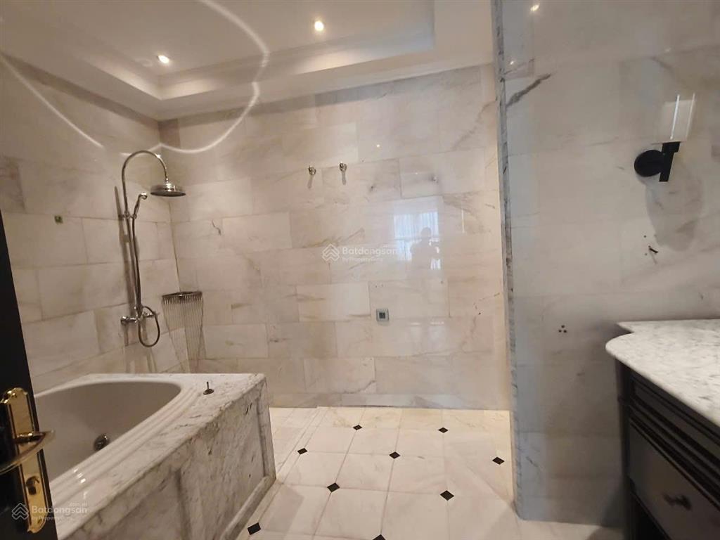 Bán tòa căn hộ dịch vụ 10 tầng cao cấp  tô ngọc vân, quảng an, tây hồ, hà nội 0981 222 ***