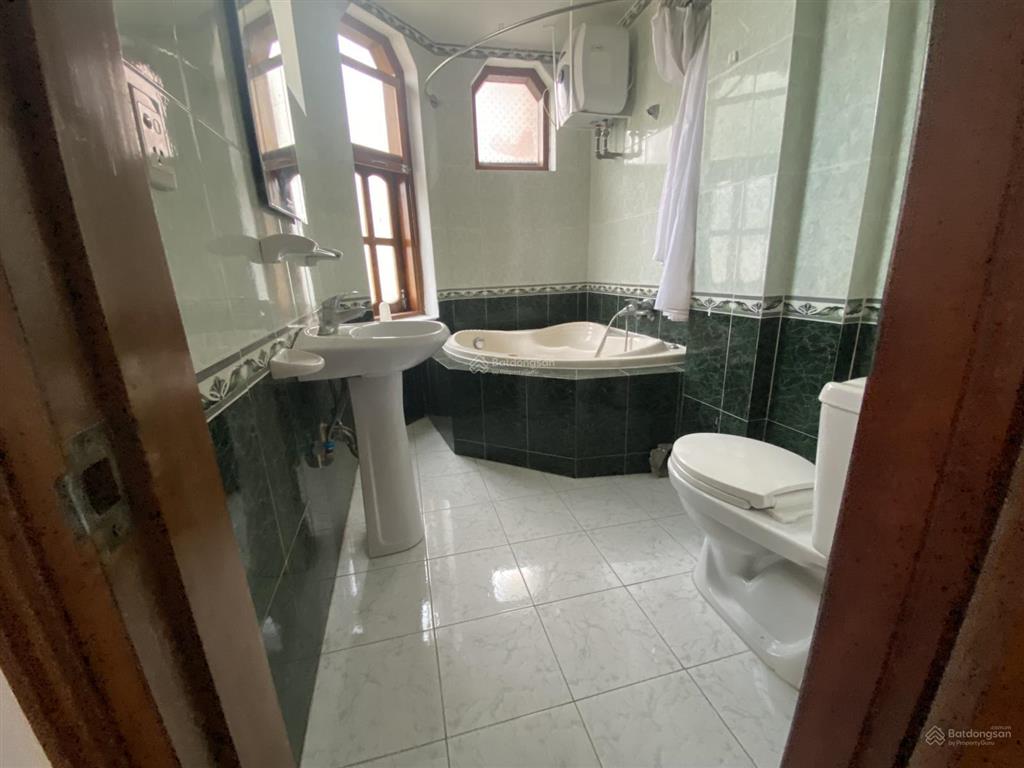 Cho thuê biệt thự có hồ bơi riêng view hồ tây khu phố quảng khánh, tây hồ, hà nội 0981 222 ***