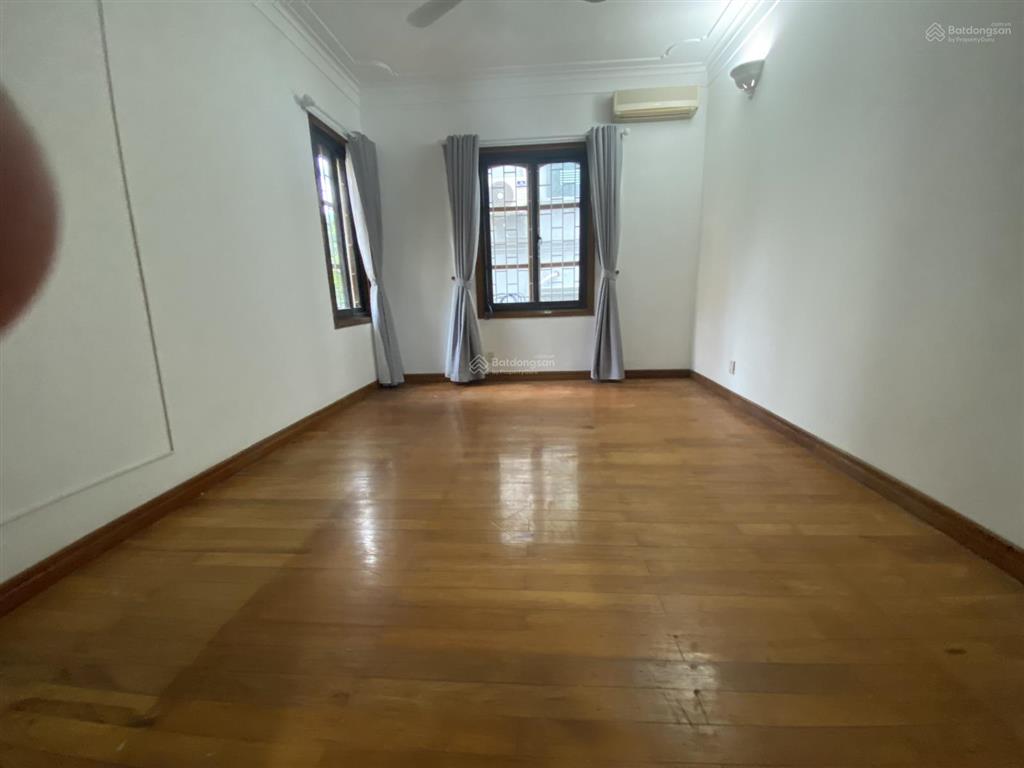 Cho thuê biệt thự có hồ bơi riêng view hồ tây khu phố quảng khánh, tây hồ, hà nội 0981 222 ***