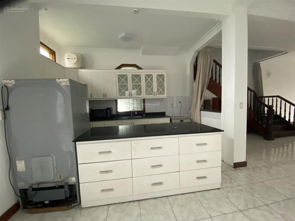 Cho thuê biệt thự có hồ bơi riêng view hồ tây khu phố quảng khánh, tây hồ, hà nội 0981 222 ***