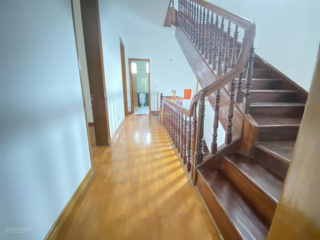 Cho thuê biệt thự có hồ bơi riêng view hồ tây khu phố quảng khánh, tây hồ, hà nội 0981 222 ***