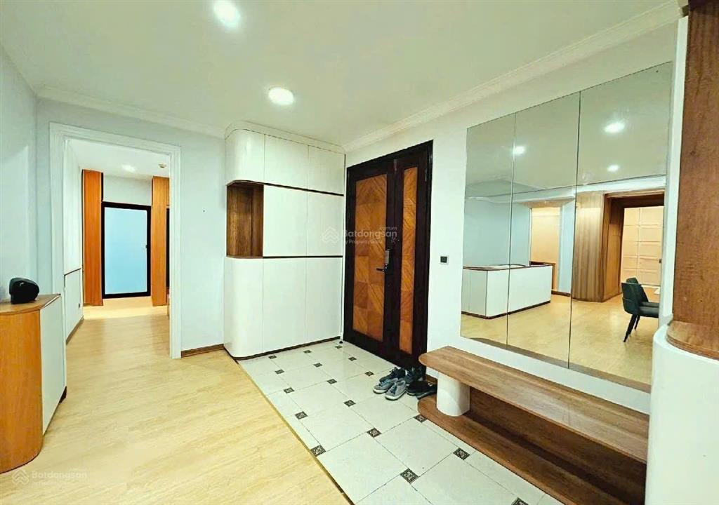Cho thuê căn hộ tòa e4 tầng cao 123m ciputra, tây hồ, hà nội 0981 222 ***