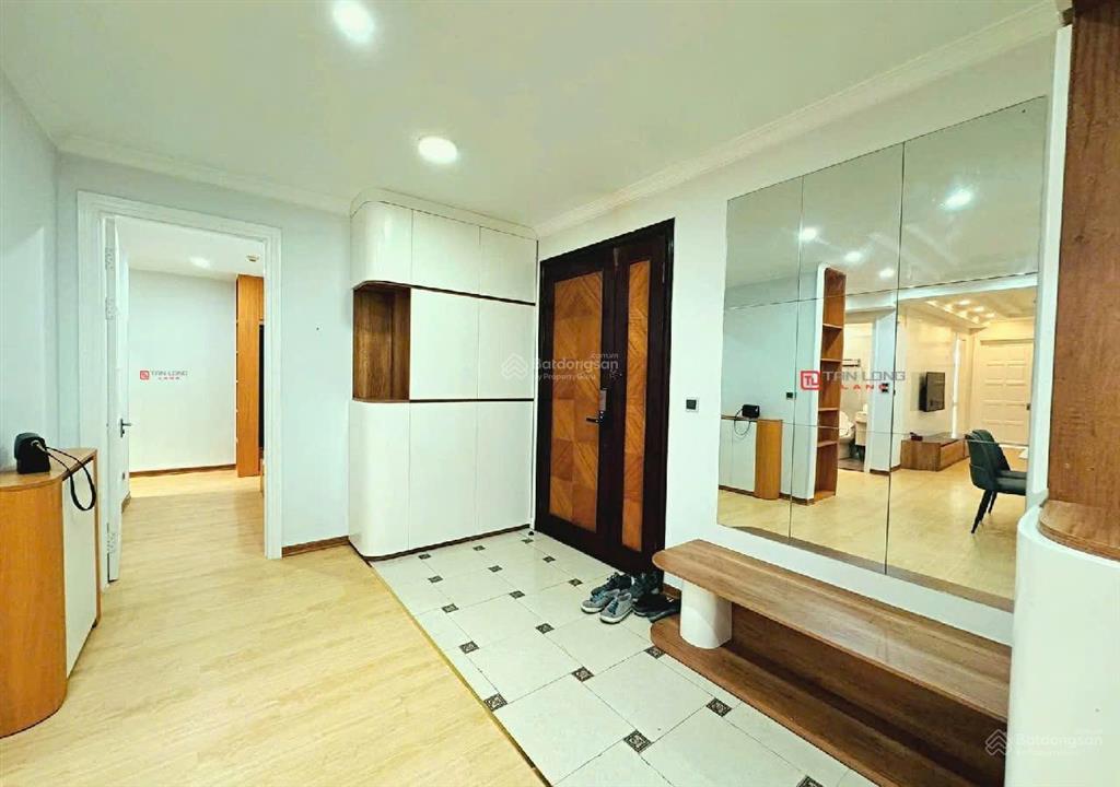 Cho thuê căn hộ tòa e4 tầng cao 123m ciputra, tây hồ, hà nội 0981 222 ***
