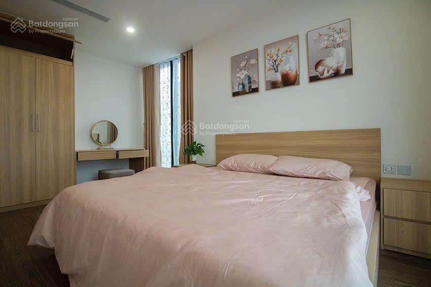 Bán căn chung cư góc 3 phòng ngủ 105m2 tầng cao  sunshine city kđt ciputra hà nội