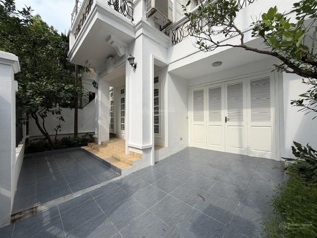 Cho thuê biệt thự 3,5 tầng  kđt ciputra  hà nội 0981 222 ***