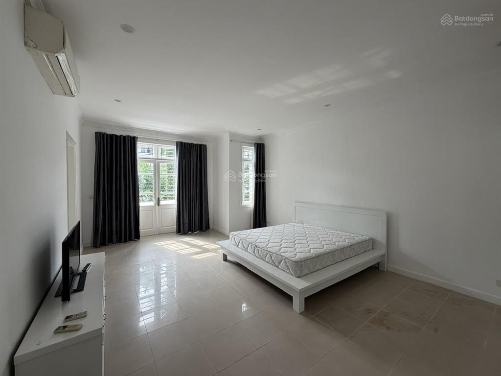 Cho thuê biệt thự 3,5 tầng  kđt ciputra  hà nội 0981 222 ***