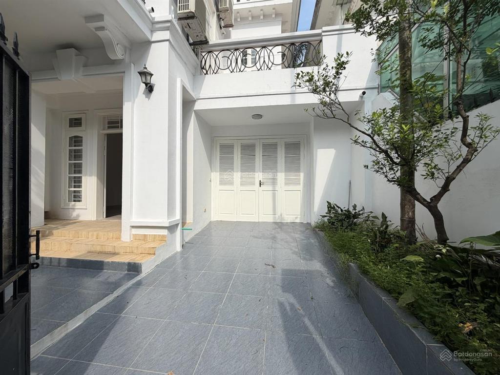 Cho thuê biệt thự 3,5 tầng  kđt ciputra  hà nội 0981 222 ***