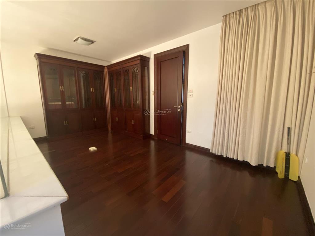 Cho thuê nhà 6 tầng mặt phố tô ngọc vân  quảng an  tây hồ  hà nội  0981 222 ***