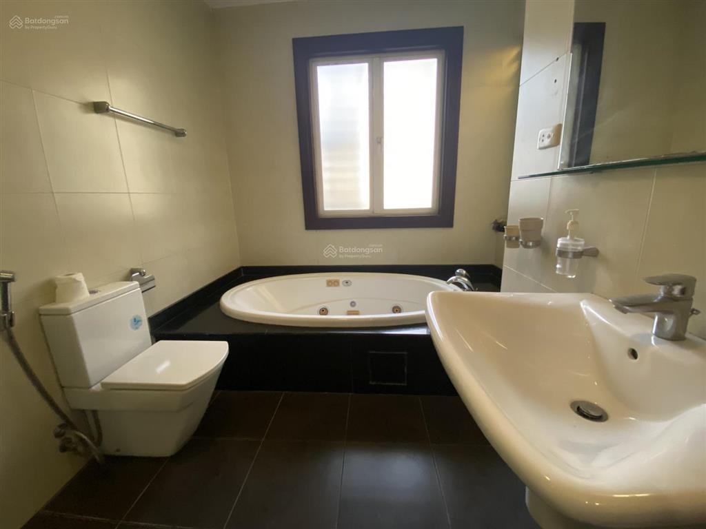 Cho thuê nhà 6 tầng mặt phố tô ngọc vân  quảng an  tây hồ  hà nội  0981 222 ***