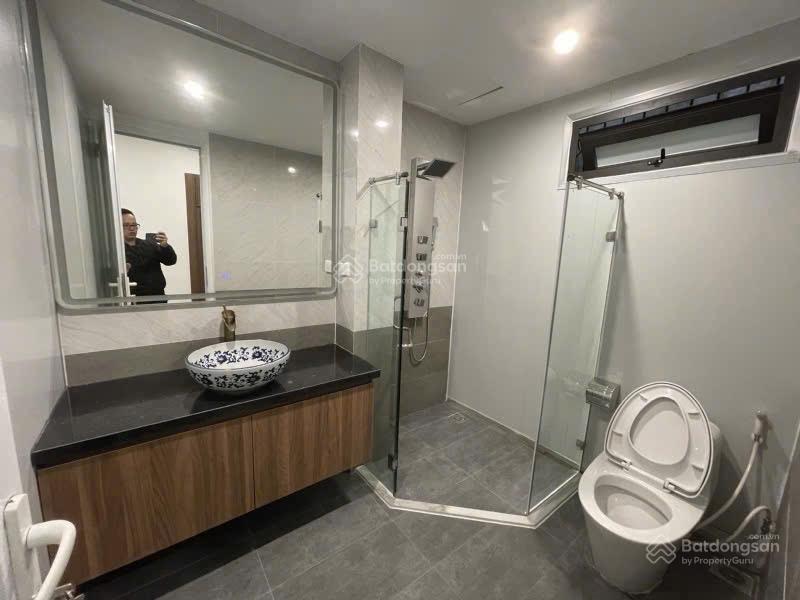 Cho thuê nhà 2 tầng khu phố quảng an tây hồ hà nội 0981 222 ***