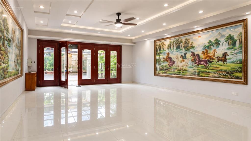 Cho thuê nhà khu phân lô nguyễn hoàng tôn, tây hồ, hà nội