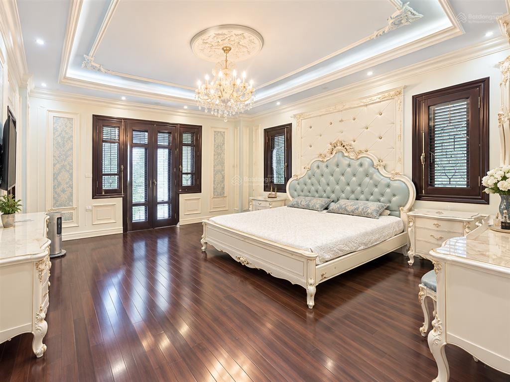 Cho thuê biệt thự vườn đào lạc long quân tây hồ hà nội 098122026