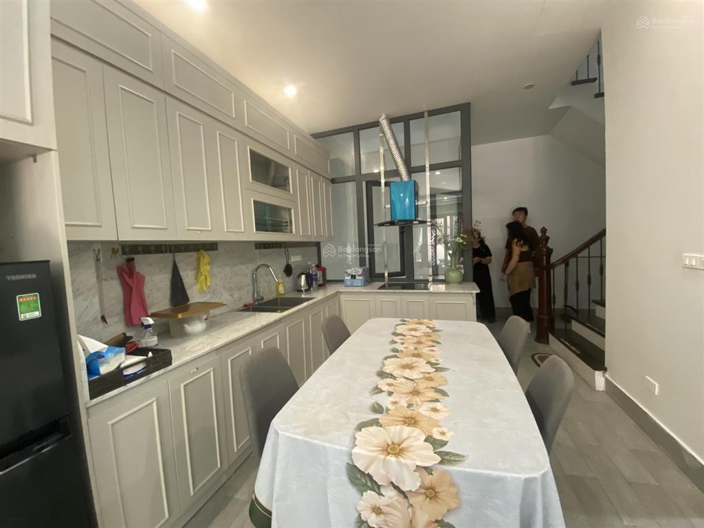 Cho thuê nhà 4 tầng tứ liên tây hồ hà nội 0981 222 ***