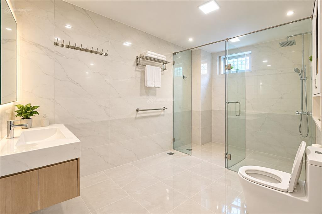 Cho thuê nhà 3 tầng khu phố từ hoa  tây hồ  hà nội 0981 222 ***