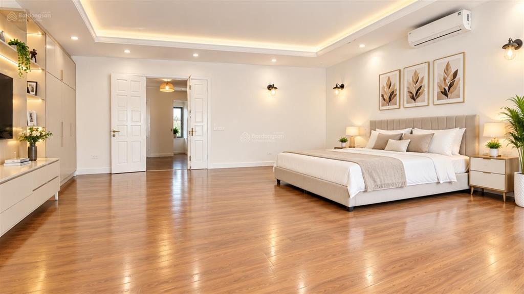 Cho thuê nhà 5 tầng mặt phố quảng an mặt hồ tây 200m2 mặt tiền 10m tây hồ hà nội
